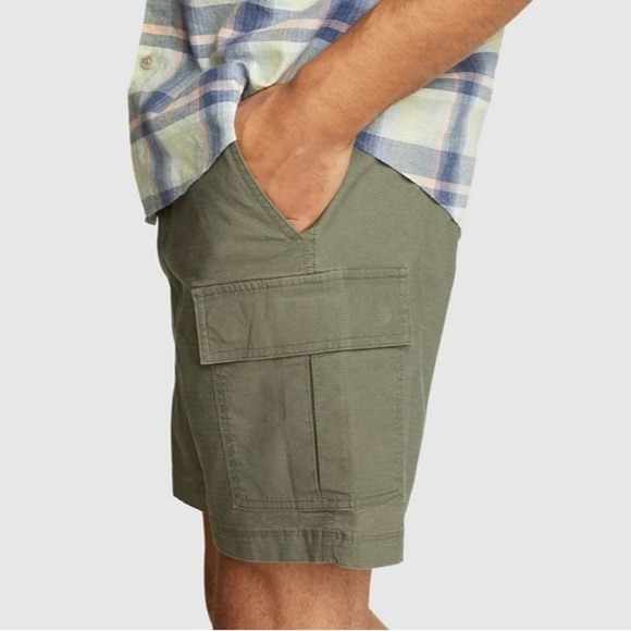 Eddie Bauer Cargo Shorts Army Green Sz 40 - Picture 2 of 12